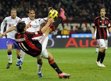 Ibra lai 'no sung', Milan giu vung ngoi dau hinh anh