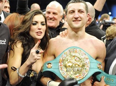 An mung qua da, vo vo si Carl Froch suyt... tut vay hinh anh