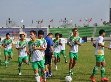 HLV Myanmar danh gia cao Viet Nam va Singapore hinh anh