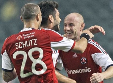 Cuu 'sao' MU da phat ghi ban dep mat o Hong Kong hinh anh