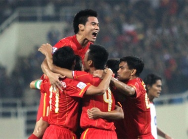 Dai thang 7-1, tuyen Viet Nam khoi dau AFF Cup hoan hao hinh anh
