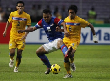 Thai Lan 'lam nguy', Indo thang dam Lao 6-0 hinh anh