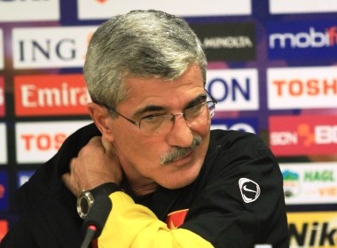 HLV Calisto phe phan loi choi cua Philippines hinh anh