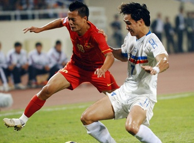 Co nen nhap tich cau thu ngoai cho DTVN? hinh anh