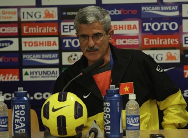 HLV Singapore phe phan trong tai hinh anh