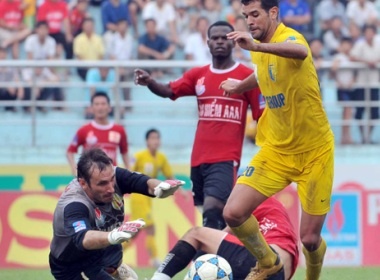 AVG mua ban quyen truyen hinh V-League trong 20 nam hinh anh