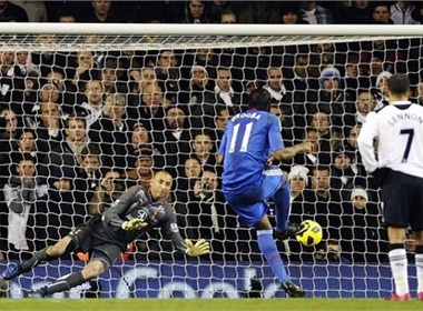 'Loi nguyen' penalty dem Chu nhat hinh anh
