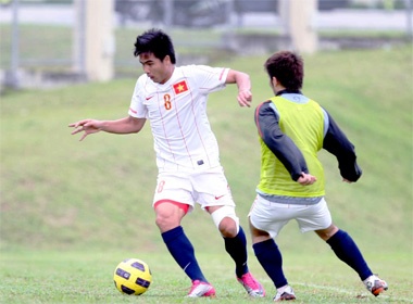 Viet Thang suyt cho Minh Phuong 'ngoi choi xoi nuoc' hinh anh