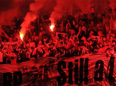 Indonesia cung tang gia ve ban ket AFF Cup hinh anh