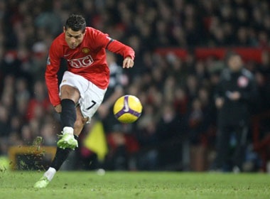 10 pha ‘na phao’ tu cham da phat cua Cristiano Ronaldo hinh anh