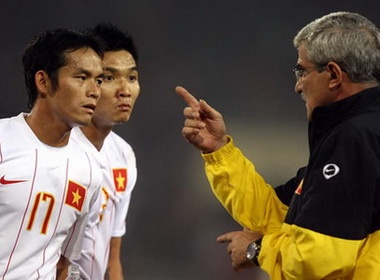 Malaysia - Viet Nam: Than trong noi dat khach hinh anh