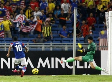 Hang thu 'mo ngu', DTVN that bai tren dat khach hinh anh