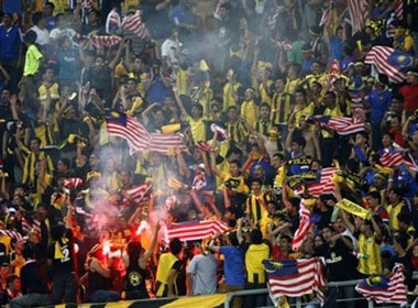 VFF doa kien vu Tan Truong bi chieu tia lazer hinh anh