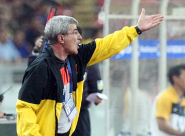 HLV Calisto ky ten phan doi K+ hinh anh