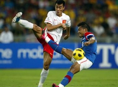 Viet Nam - Malaysia: Nha vo dich thuc giac? hinh anh