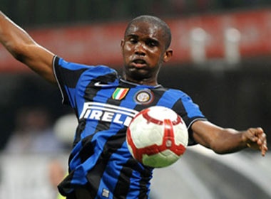 Eto'o lan thu 4 tro thanh Cau thu xuat sac nhat chau Phi hinh anh