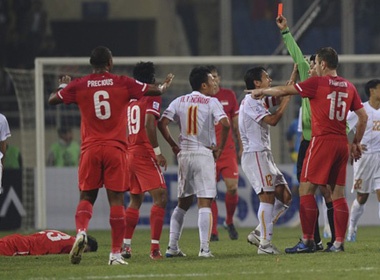 'Hay nhin thang vao su that cua bong da Viet Nam' hinh anh