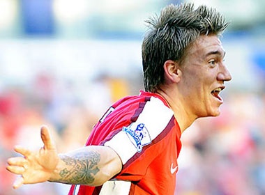 Lazio ‘san don’ Nicklas Bendtner hinh anh