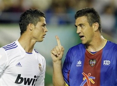 Viem a-mi-dan, Ronaldo ngoi du bi tran gap Levante hinh anh