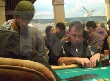 Michael Phelps 'nuong tien' trong song bai hinh anh