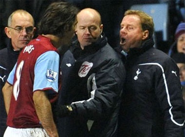 Pires suyt 'noi chuyen' voi HLV Redknapp bang nam dam hinh anh