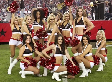 Hoat nao vien boc lua tai giai NFL hinh anh