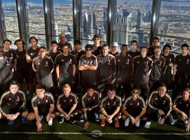 'Sao' Milan tham thu toa nha cao nhat the gioi hinh anh