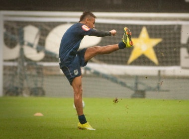 MU de mat toi ‘Pele moi’ hinh anh