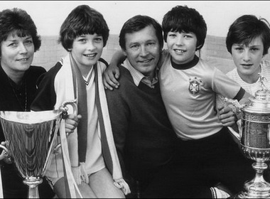 Sir Alex tung bi nghi la xa hoi den hinh anh