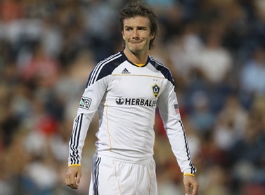 Bo loi the voi MU, Beckham se gia nhap Tottenham? hinh anh