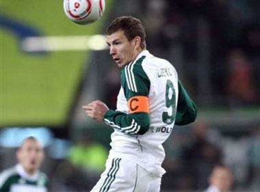 Dzeko chinh thuc cap ben Man City hinh anh