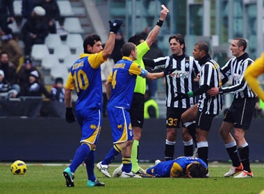 Tung kung-fu, Melo bi treo gio ba tran hinh anh