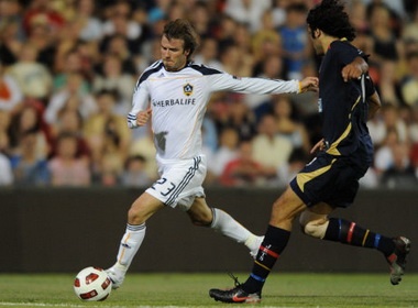 Tottenham tu bo phi vu Beckham vi phi bao hiem ‘khung’ hinh anh