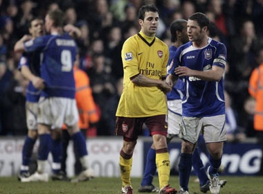 Arsenal doi mat voi nguy co bi loai khoi League Cup hinh anh