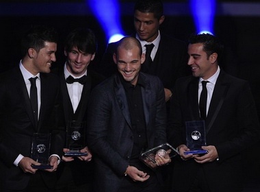 Sneijder doat Qua bong vang theo binh chon tu cac nha bao hinh anh