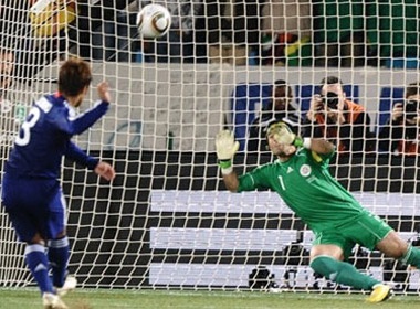 Pha sut penaly doc dao kieu Panenka hinh anh