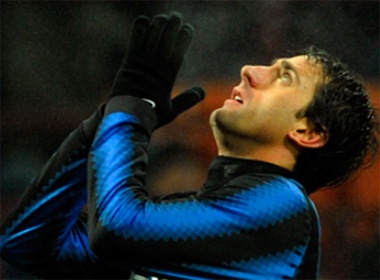 Inter mat su phuc vu cua ‘Hoang tu’ Milito hinh anh