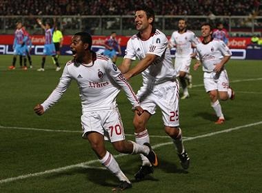 Choi thieu nguoi, Milan van ha guc Catania hinh anh