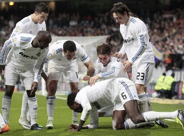 Barca va Real dat ve du chung ket cup nha Vua hinh anh