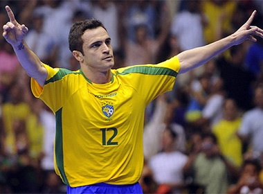 Ngoi sao futsal 'hoc lom' tuyet chieu cua Ronaldinho hinh anh