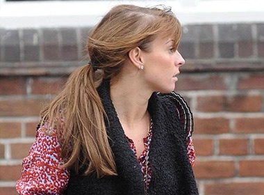 Ba xa Rooney sap bi hoi dau? hinh anh