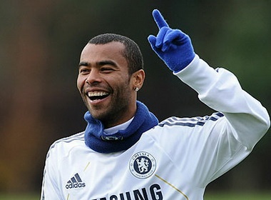 A. Cole bat ngo tro thanh 'cau thu cua nam' hinh anh