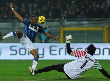 Pha bo lo kho tin cua Samuel Eto’o hinh anh