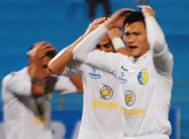 Ngay tro lai buon cua Cong Vinh hinh anh