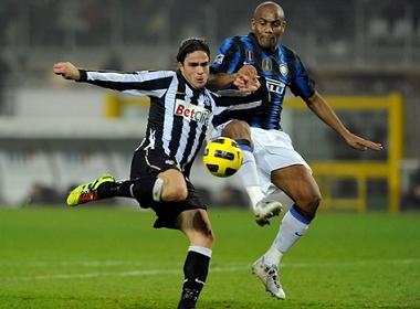 Lecce - Juventus: ‘Lao ba’ om mong Champions League hinh anh