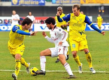 Ha guc Chievo, Milan tu tin buoc vao ‘tourmalet’ hinh anh
