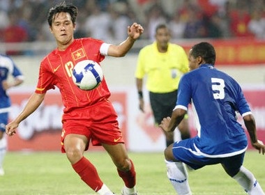 De cu Qua bong vang 2010: Co hoi cho cuu binh hinh anh