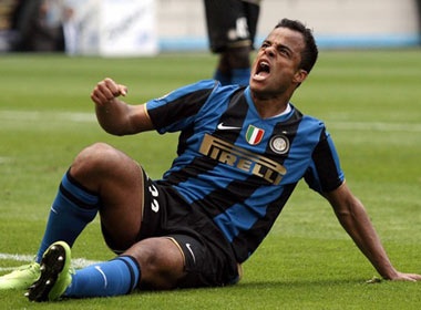 Mancini cuong buc ca si trong tiec cua Ronaldinho hinh anh