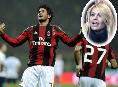 Con gai Berlusconi den san co vu nguoi tinh hinh anh