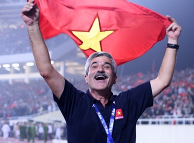 HLV Calisto xin cham dut hop dong truoc thoi han hinh anh